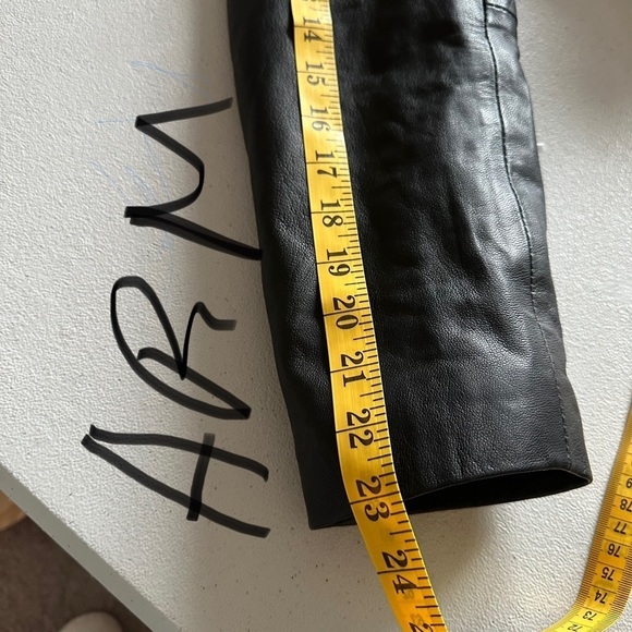 Vintage Pierre Cardiin leather long women’s coat - Picture 10 of 15